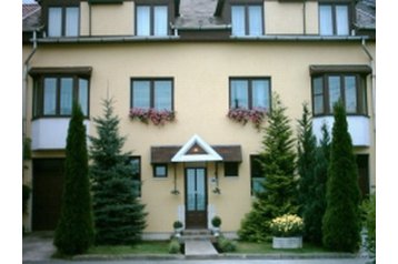 Унгария Privát Eger, Екстериор